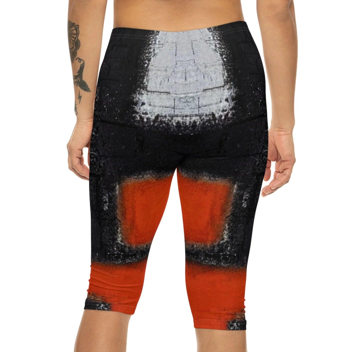 "Red Orange Women's Capri Leggings by Queennoble"